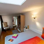 Historisches Retro Loft 70m2 Mit Garten & Seenaehe Apartmán *