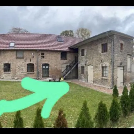 Апартаменты Historisches Retro Loft 70m2 Mit Garten & Seenaehe Швиловзе