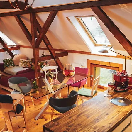 Historisches Retro Loft 70m2 Mit Garten & Seenaehe *