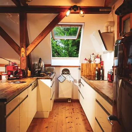 Historisches Retro Loft 70m2 Mit Garten & Seenaehe
