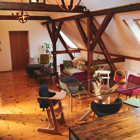 Historisches Retro Loft 70m2 Mit Garten & Seenaehe Апартаменты *