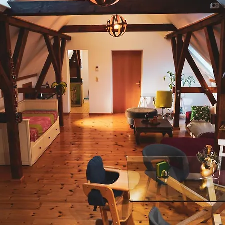 Апартаменты Historisches Retro Loft 70m2 Mit Garten & Seenaehe *