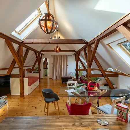 Historisches Retro Loft 70m2 Mit Garten & Seenaehe Apartment *