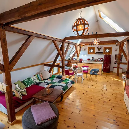 Historisches Retro Loft 70m2 Mit Garten & Seenaehe *
