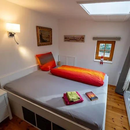 Historisches Retro Loft 70m2 Mit Garten & Seenaehe * Швиловзе