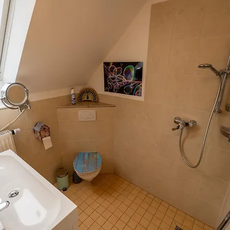 Historisches Retro Loft 70m2 Mit Garten & Seenaehe Apartment