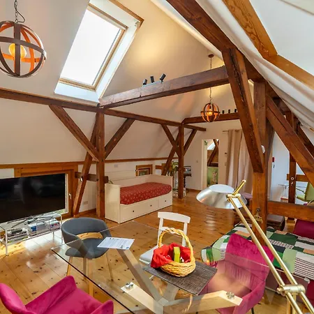 Apartment Historisches Retro Loft 70m2 Mit Garten & Seenaehe