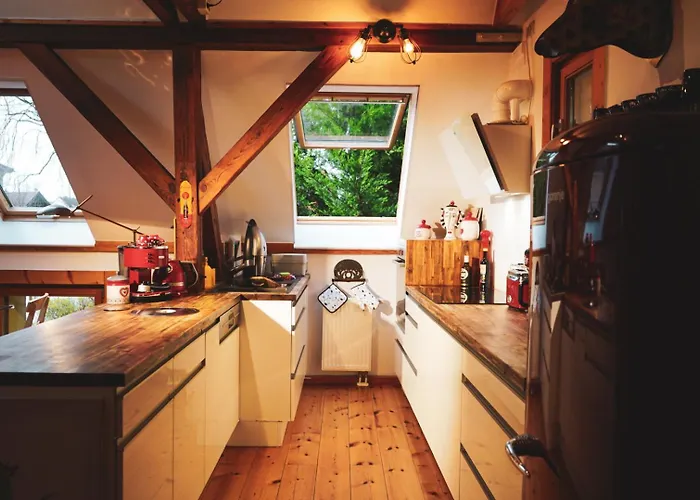 Historisches Retro Loft 70m2 Mit Garten & Seenaehe