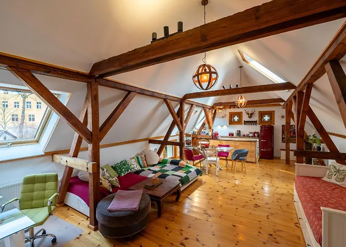 Daire Historisches Retro Loft 70m2 Mit Garten & Seenaehe *