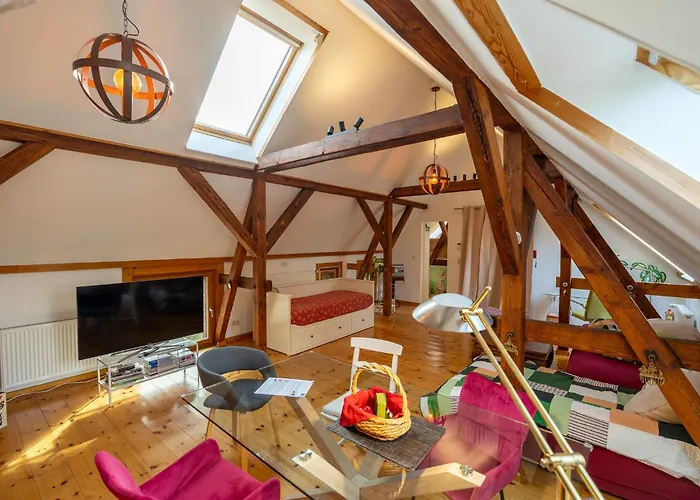 Daire Historisches Retro Loft 70m2 Mit Garten & Seenaehe